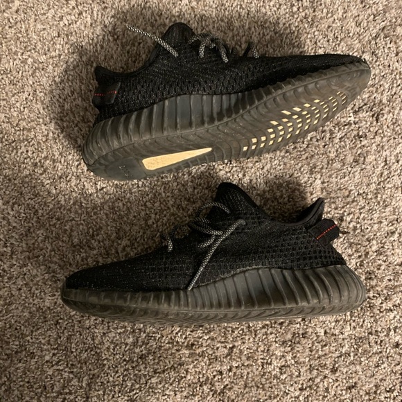 Yeezy 350 - Picture 3 of 4